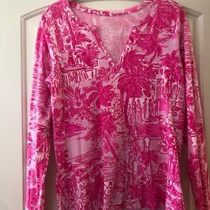 Great condition Lilly Pulitzer Long sleeve Tee
